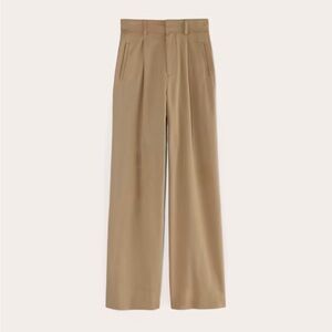 Everlane Draper Pleated Pant in Buttersmooth